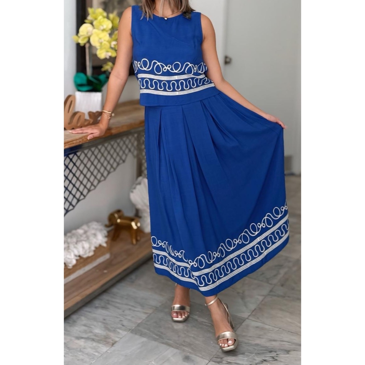 Elegant Blue Sleeveless Skirt Set